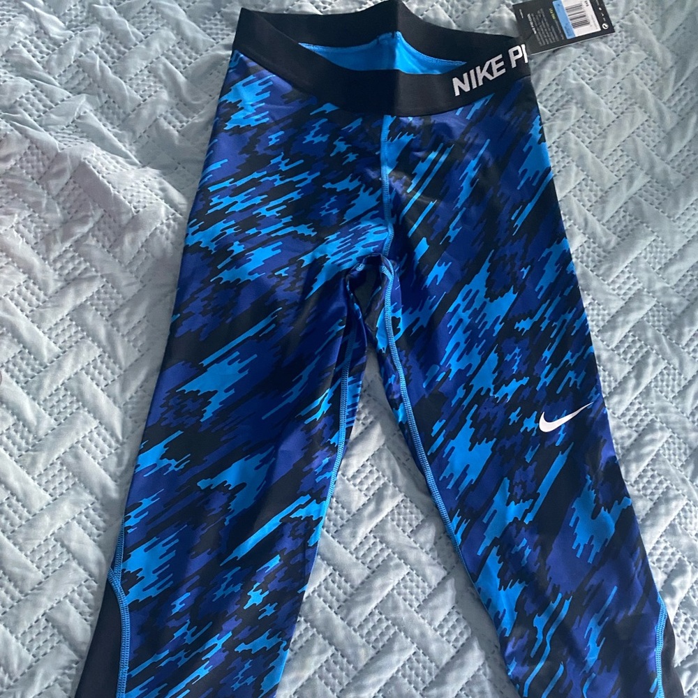 Nike blue camo capri pants